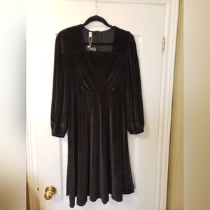 NWT New Yi Nuo Qiu Shui Black Velvet Maternity & Nursing Midi Dress Large